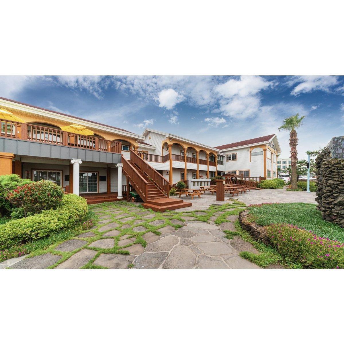 Grim Resort Jeju Exterior photo
